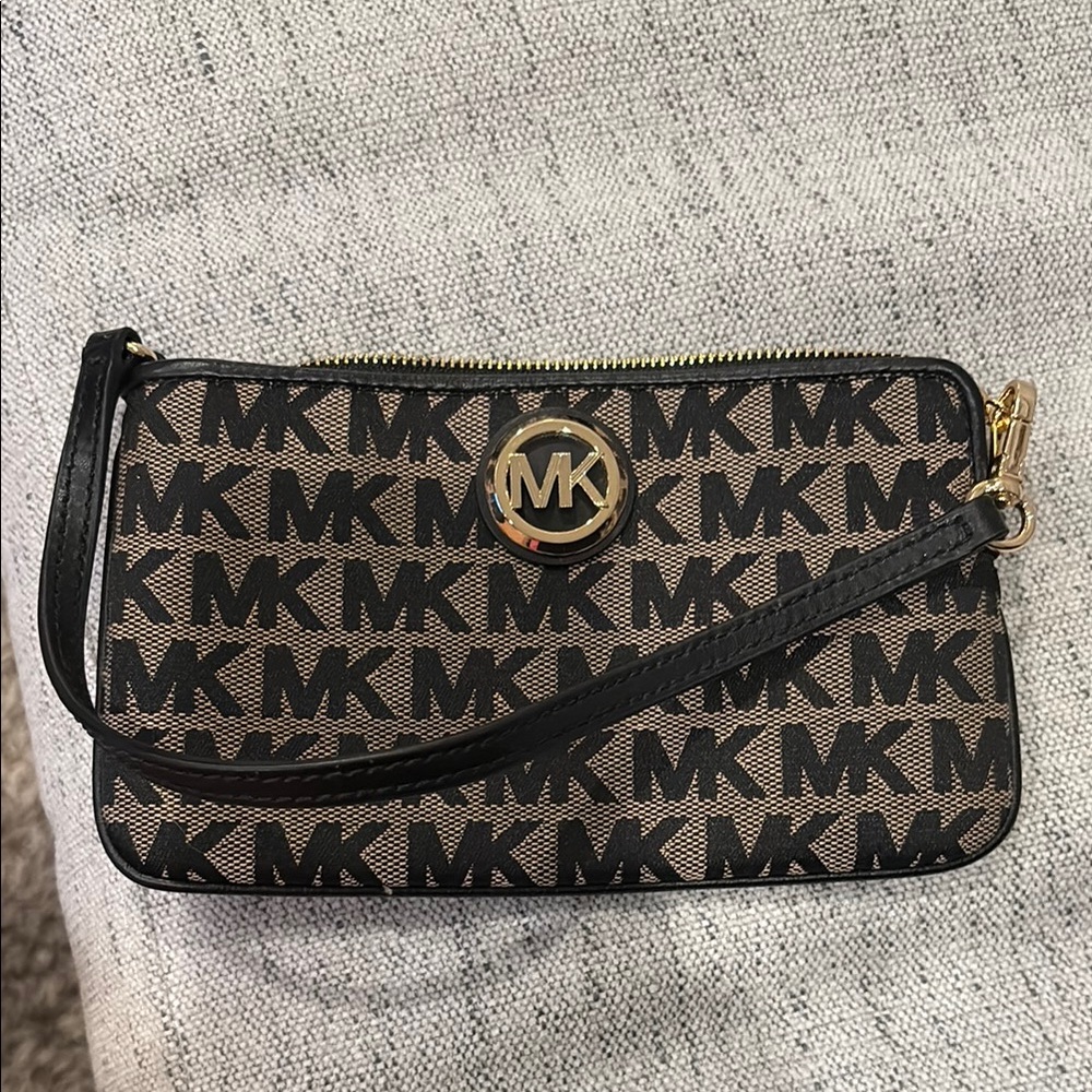 Michael Kors Black and Tan Wristlet